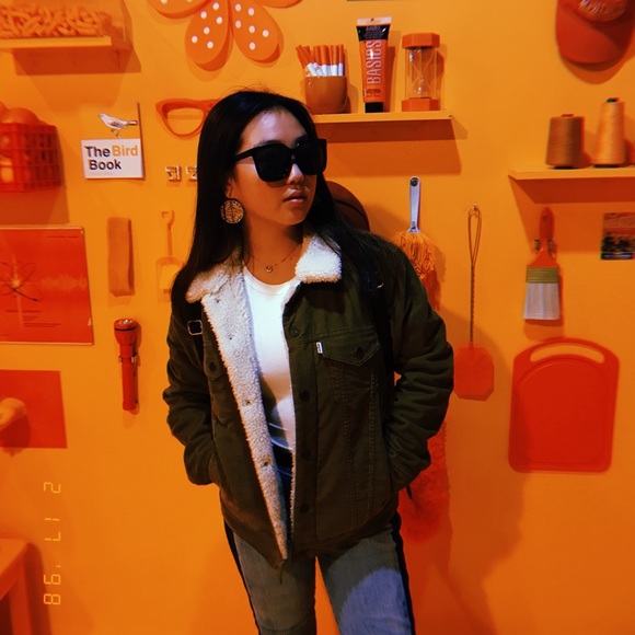 Meet your Posher, Rachel - Picture 3 of 5